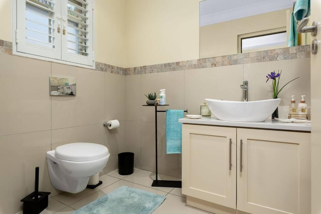 The Tram Home Stay Franschhoek Bagian luar foto