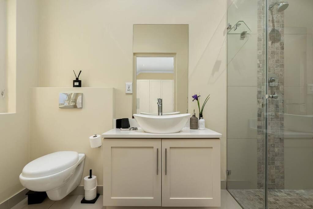 The Tram Home Stay Franschhoek Bagian luar foto