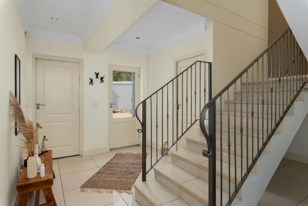 The Tram Home Stay Franschhoek Bagian luar foto